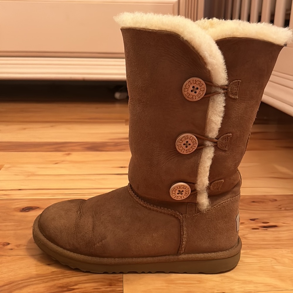 bailey button uggs chestnut size 5 - Picture 3 of 5